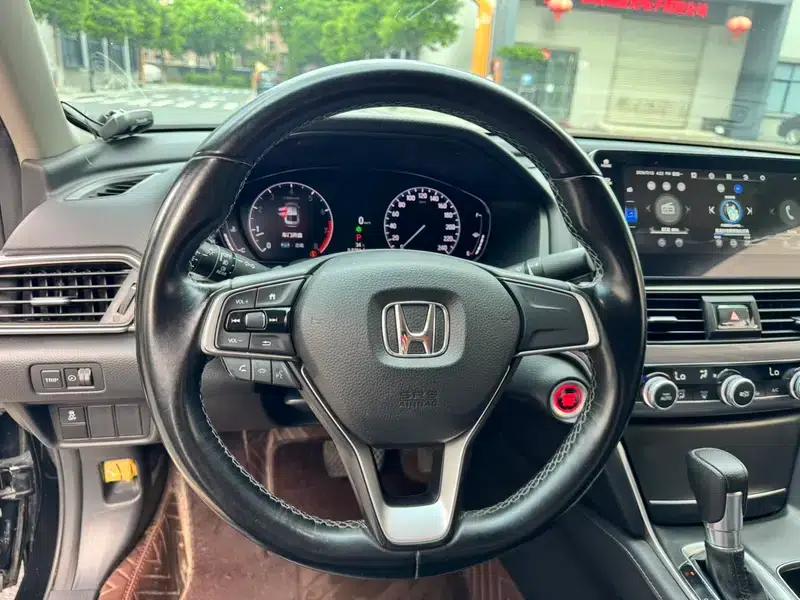 2022 Honda Accord 260TURBO Luxury Edition — миниатюра 11