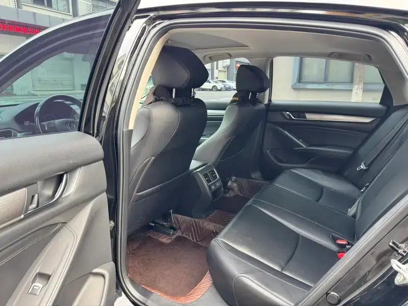 2022 Honda Accord 260TURBO Luxury Edition — миниатюра 13