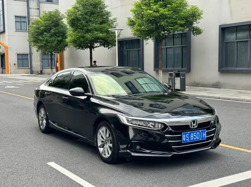2022 Honda Accord 260TURBO Luxury Edition — миниатюра 3