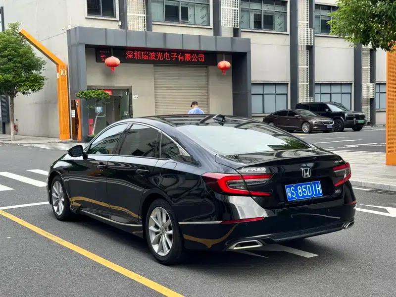 2022 Honda Accord 260TURBO Luxury Edition — миниатюра 5