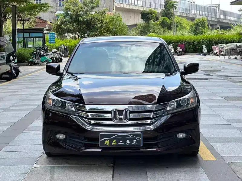 2014 Honda Accord 2.0L EX Luxury Edition — миниатюра 2