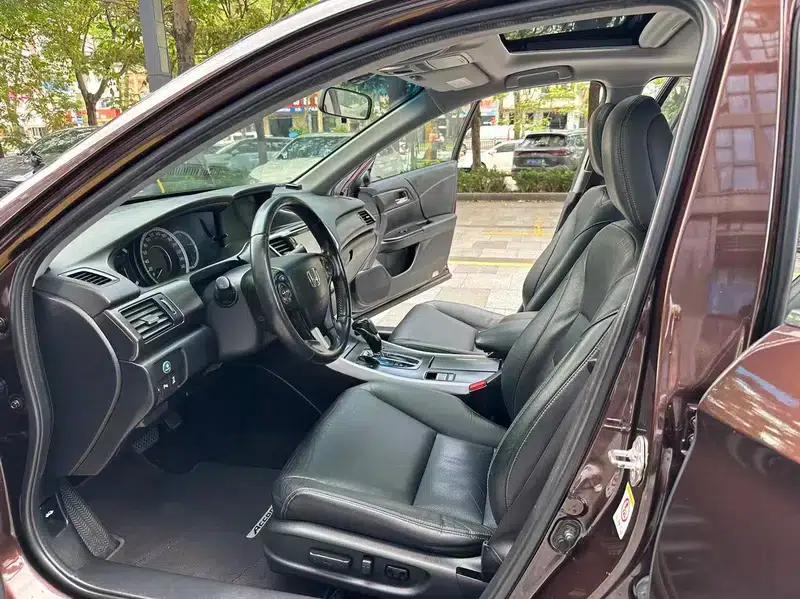 2014 Honda Accord 2.0L EX Luxury Edition — миниатюра 17