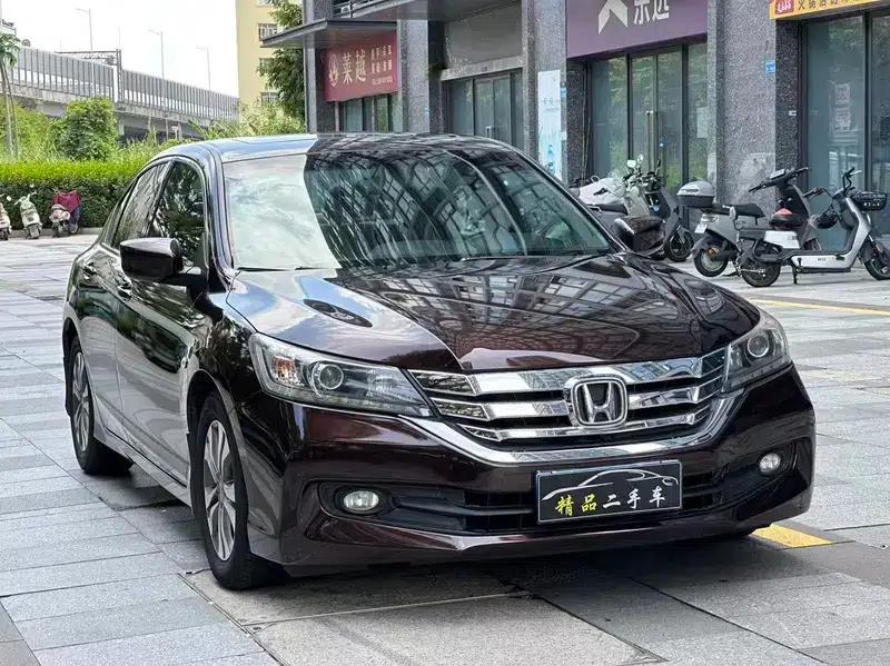 2014 Honda Accord 2.0L EX Luxury Edition — миниатюра 3