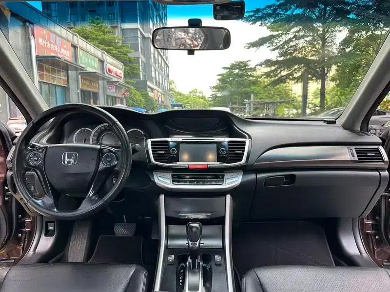 2014 Honda Accord 2.0L EX Luxury Edition — миниатюра 10