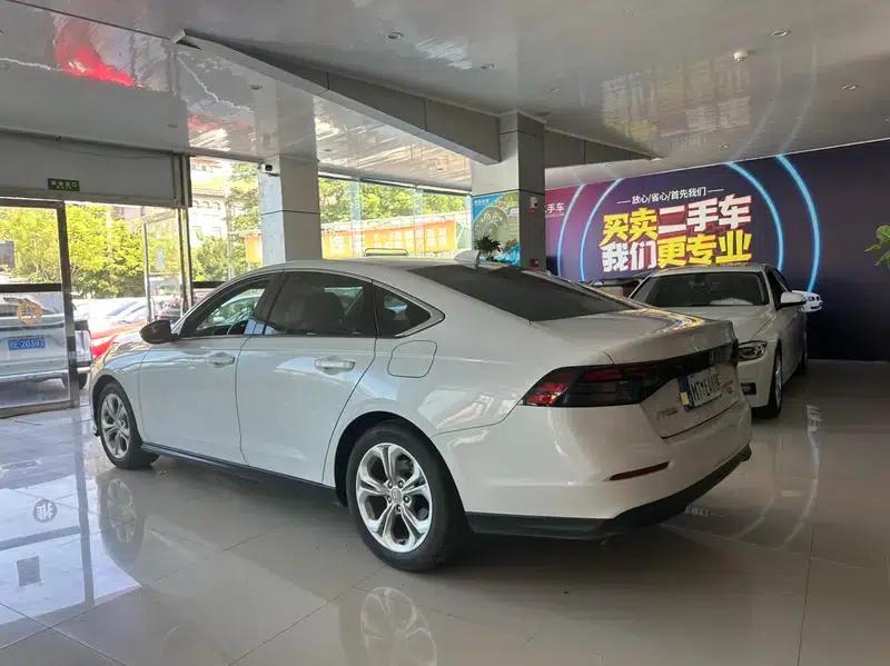 2024 Honda Accord 260TURBO Luxury Edition — миниатюра 4