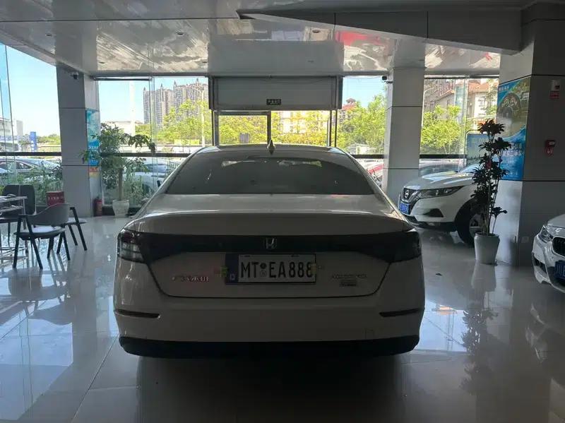 2024 Honda Accord 260TURBO Luxury Edition — миниатюра 5