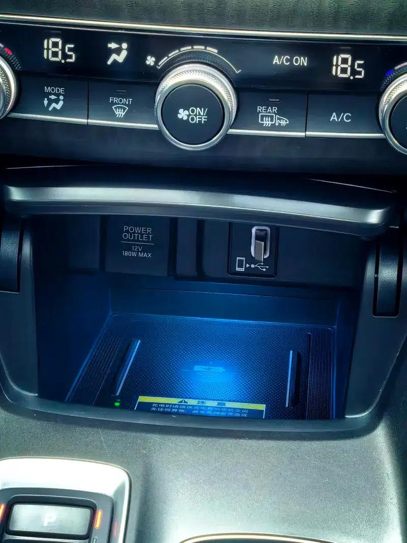 2022 Honda Accord Hybrid 2.0L Phantom Night Edition — миниатюра 11