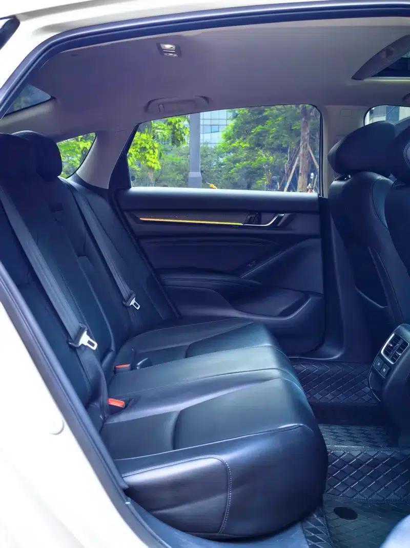 2022 Honda Accord Hybrid 2.0L Phantom Night Edition — миниатюра 16
