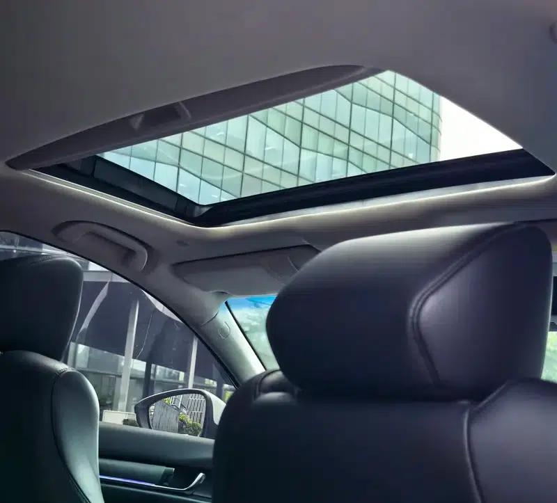 2022 Honda Accord Hybrid 2.0L Phantom Night Edition — миниатюра 29