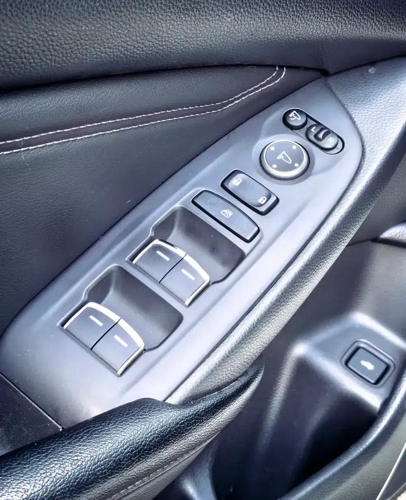 2022 Honda Accord Hybrid 2.0L Phantom Night Edition — миниатюра 30