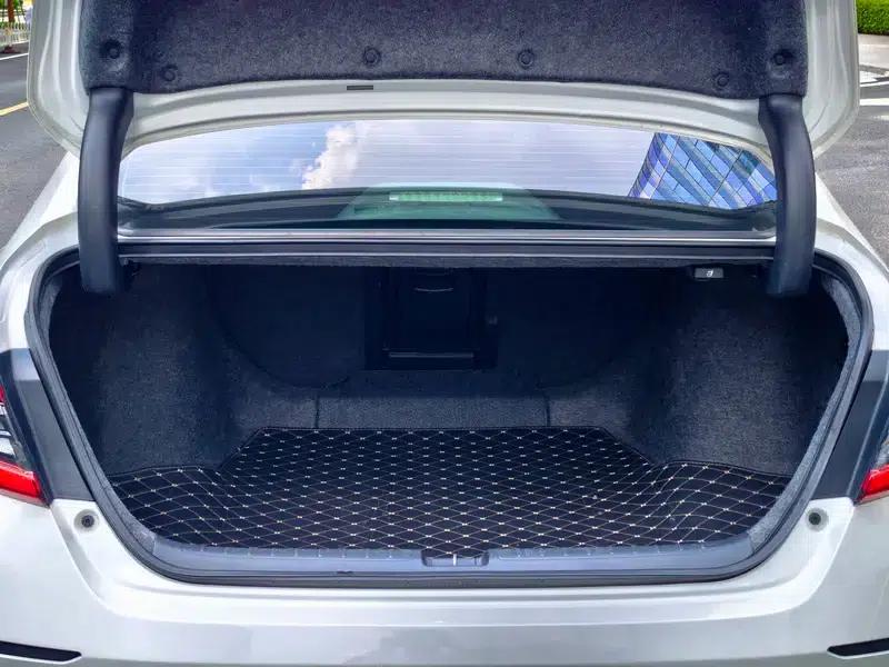 2022 Honda Accord Hybrid 2.0L Phantom Night Edition — миниатюра 31
