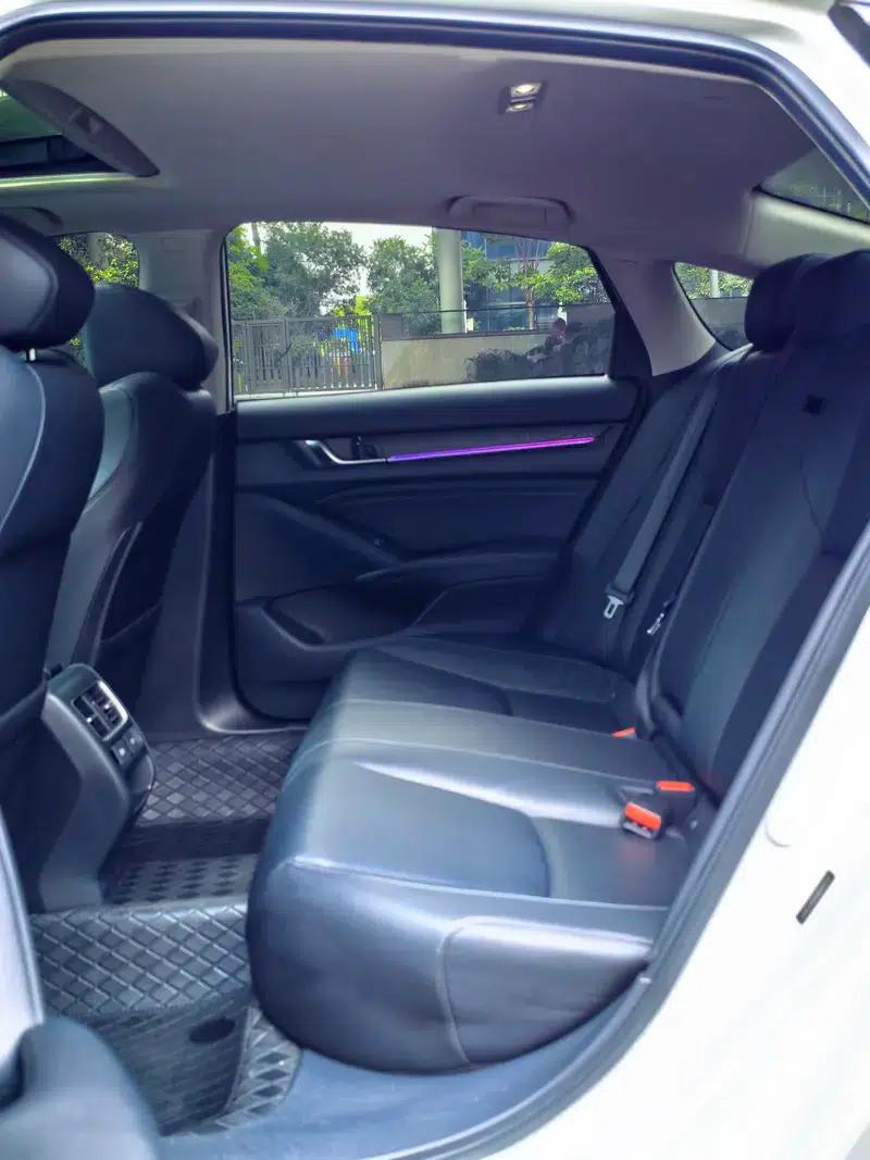 2022 Honda Accord Hybrid 2.0L Phantom Night Edition — миниатюра 32