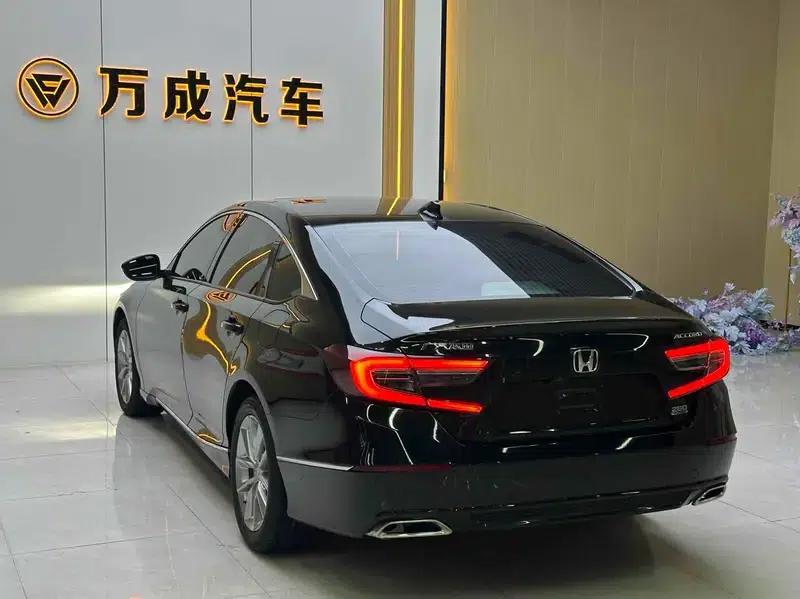 2022 Honda Accord 260TURBO Luxury Edition — миниатюра 4