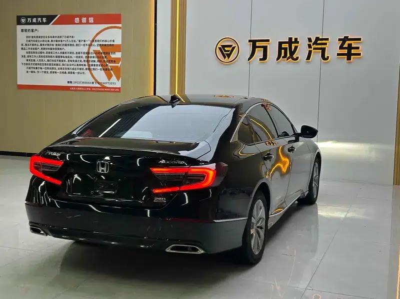 2022 Honda Accord 260TURBO Luxury Edition — миниатюра 6