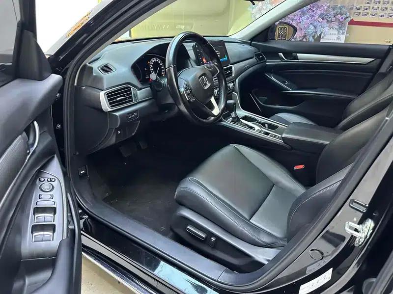 2022 Honda Accord 260TURBO Luxury Edition — миниатюра 9