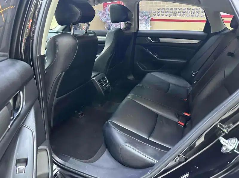 2022 Honda Accord 260TURBO Luxury Edition — миниатюра 10