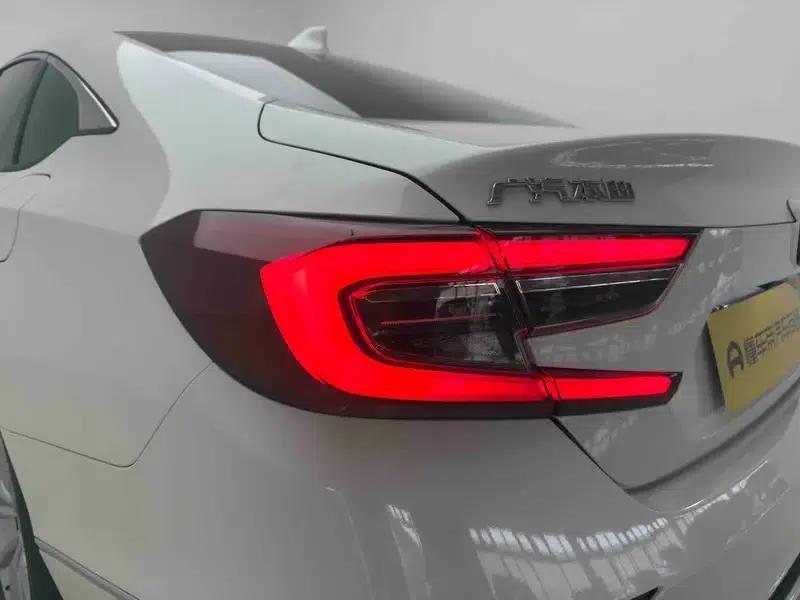 2022 Honda Accord 260TURBO Luxury Edition — миниатюра 13