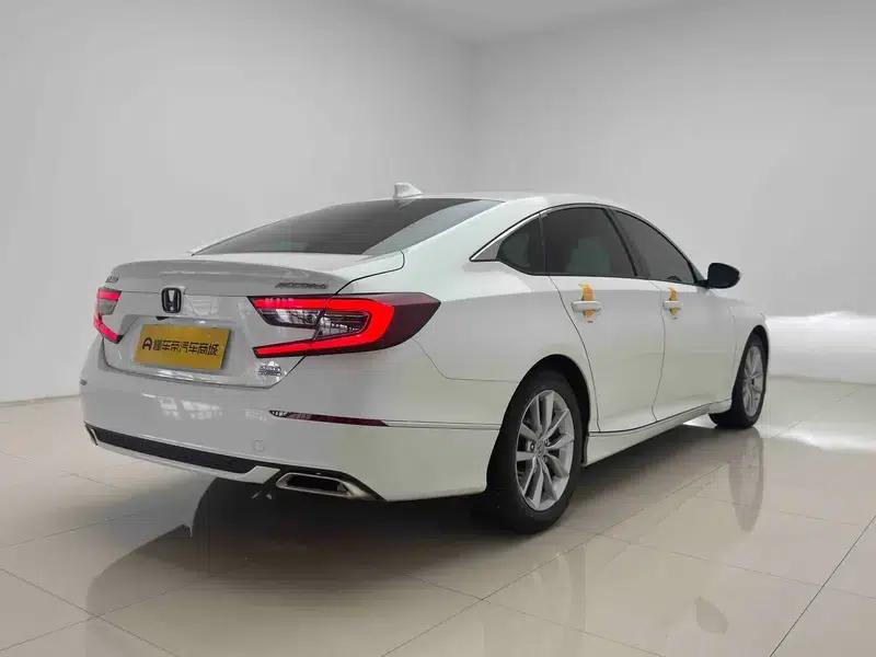 2022 Honda Accord 260TURBO Luxury Edition — миниатюра 7