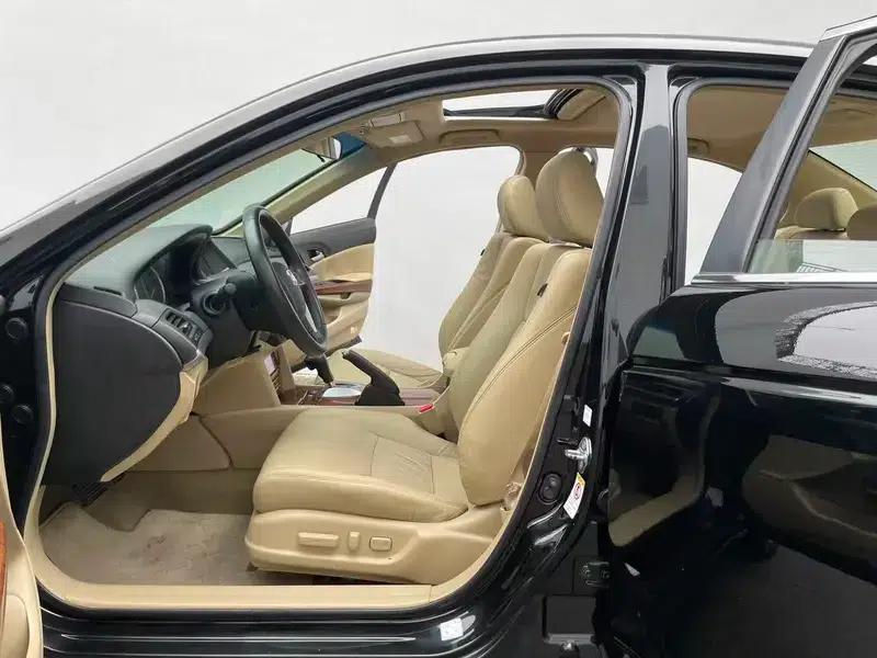 2011 Honda Accord 2.4L EXL Navi — миниатюра 11