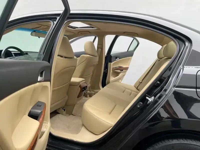 2011 Honda Accord 2.4L EXL Navi — миниатюра 12