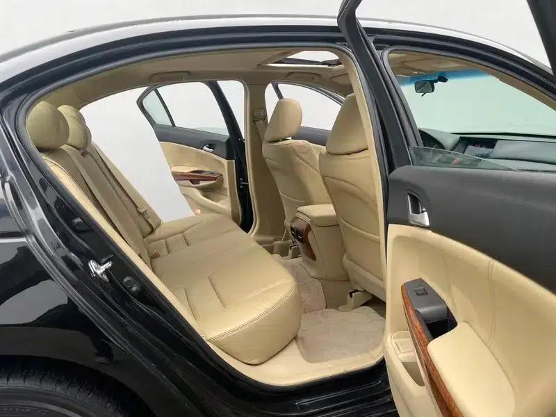 2011 Honda Accord 2.4L EXL Navi — миниатюра 14