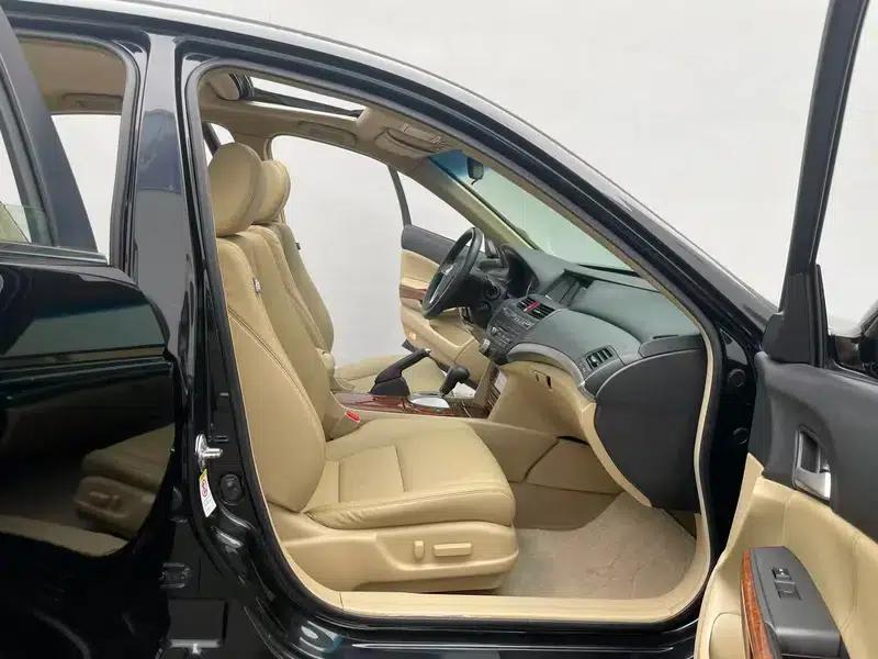 2011 Honda Accord 2.4L EXL Navi — миниатюра 8