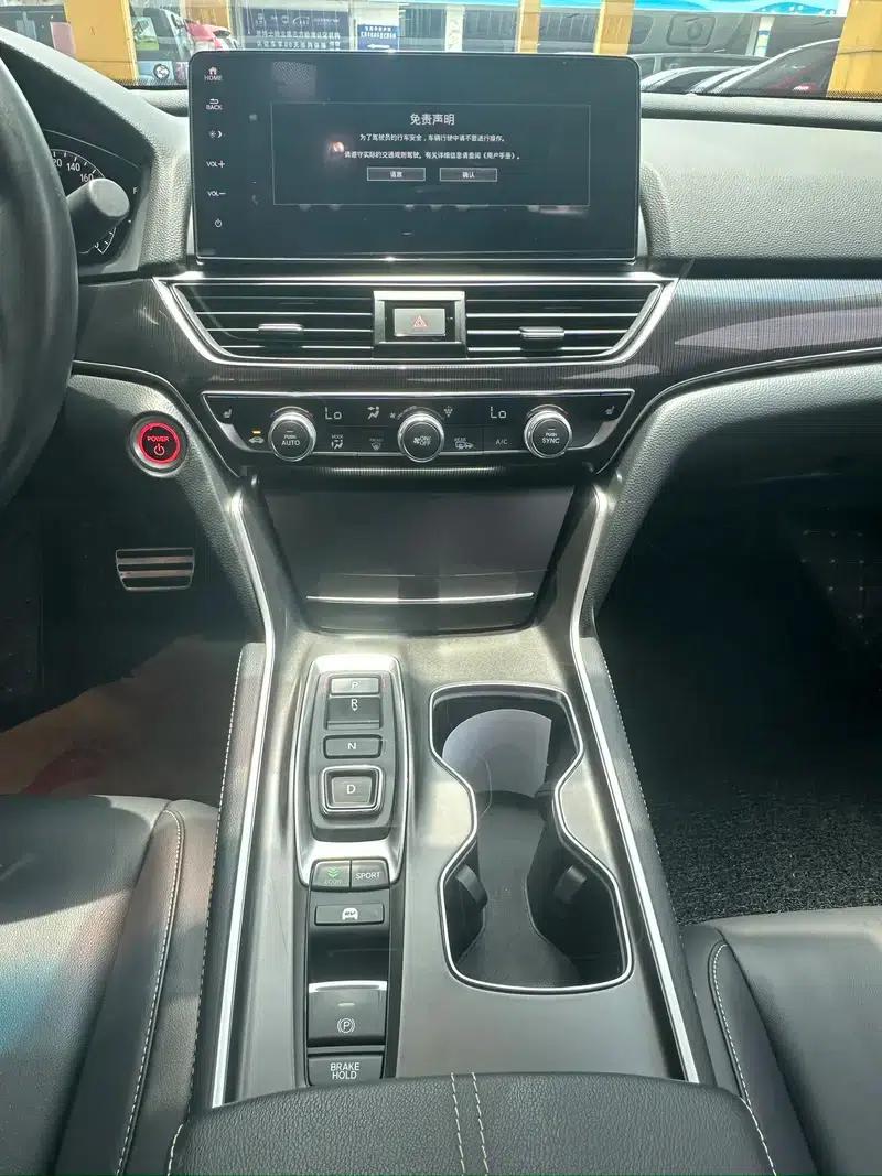 2022 Honda Accord Hybrid 2.0L Phantom Night Edition — миниатюра 11