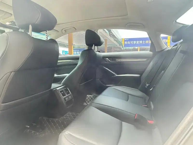 2022 Honda Accord Hybrid 2.0L Phantom Night Edition — миниатюра 13