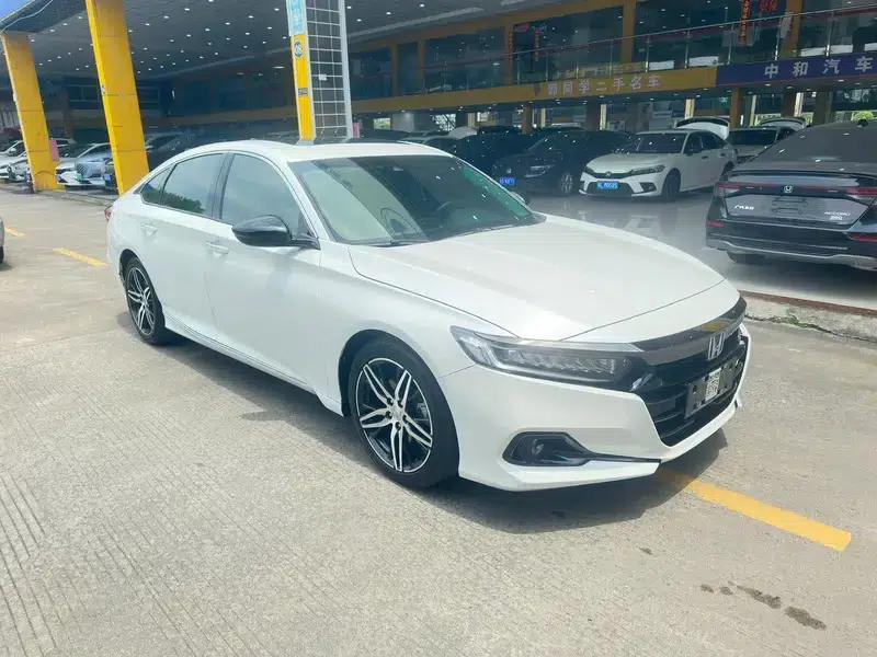 2022 Honda Accord Hybrid 2.0L Phantom Night Edition — миниатюра 3