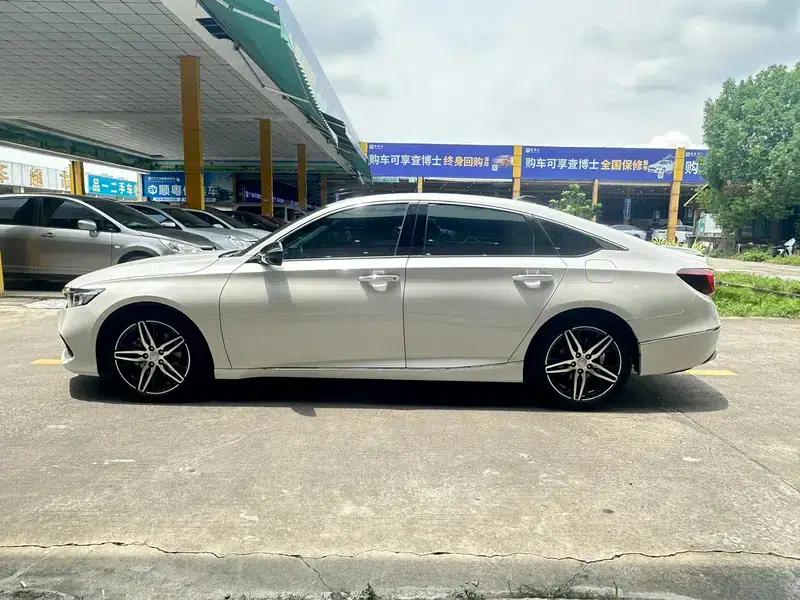 2022 Honda Accord Hybrid 2.0L Phantom Night Edition — миниатюра 4