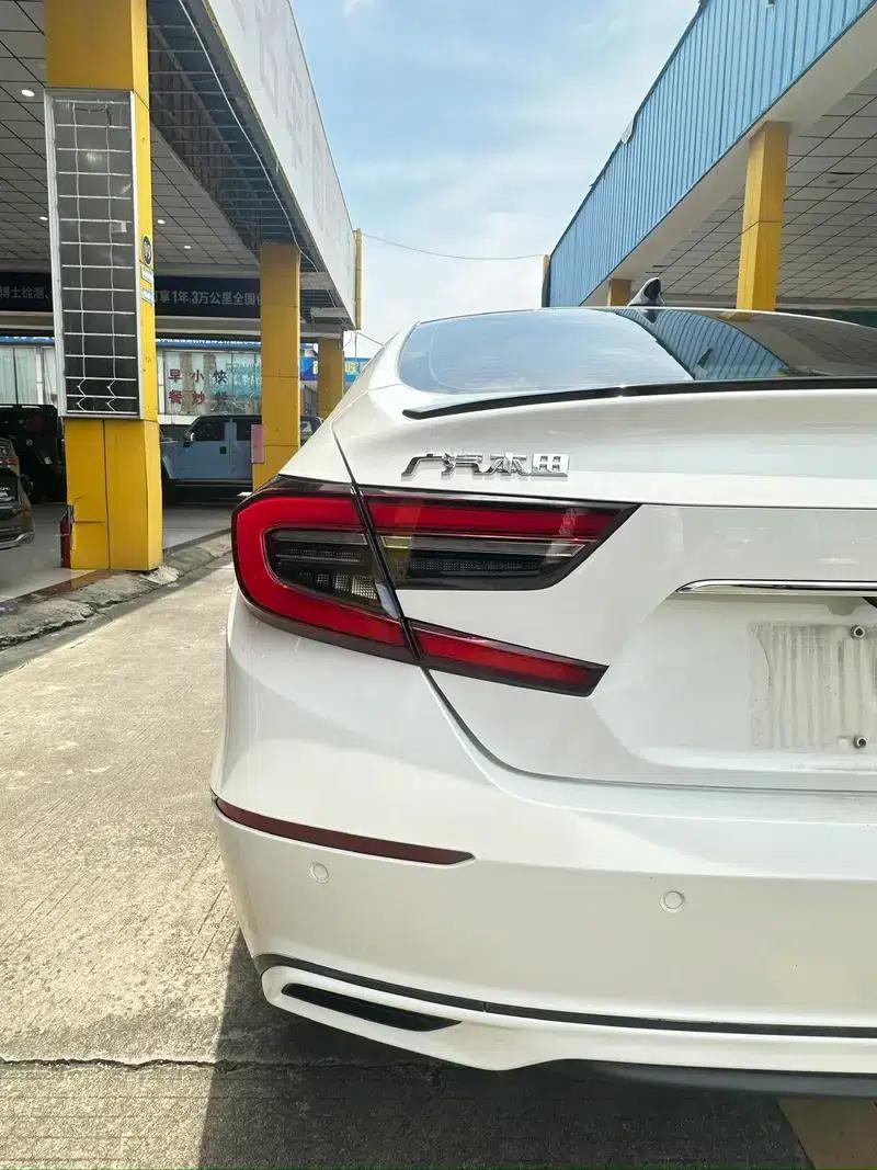 2022 Honda Accord Hybrid 2.0L Phantom Night Edition — миниатюра 8