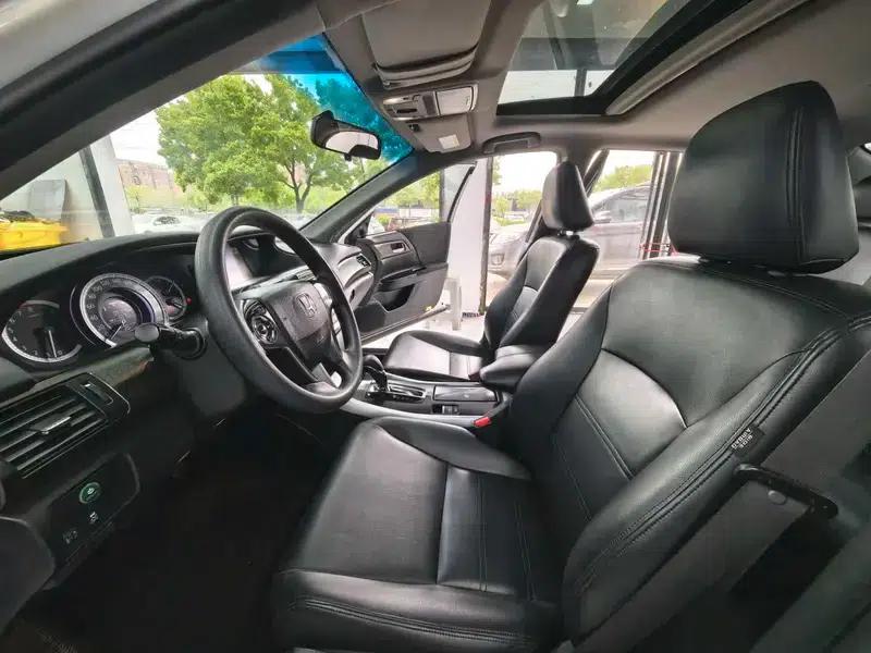 2015 Honda Accord 2.0L LX Comfort Edition — миниатюра 16