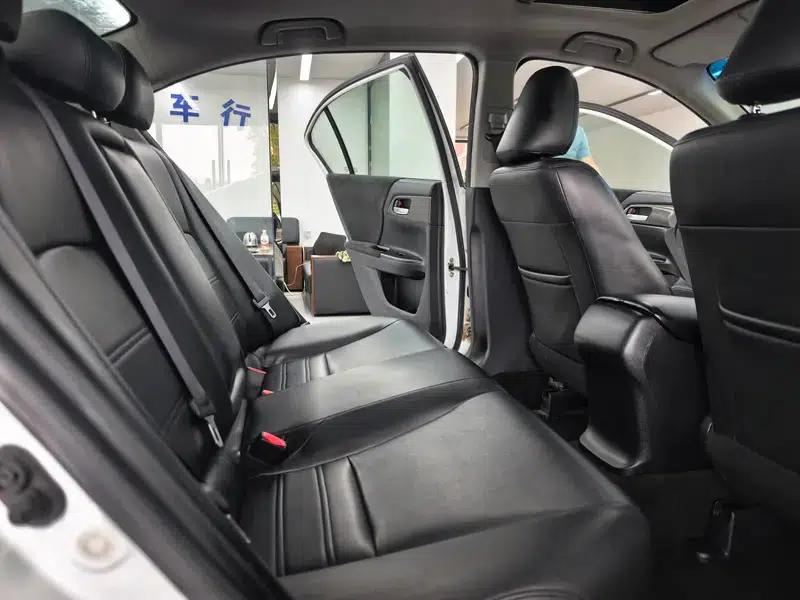 2015 Honda Accord 2.0L LX Comfort Edition — миниатюра 17