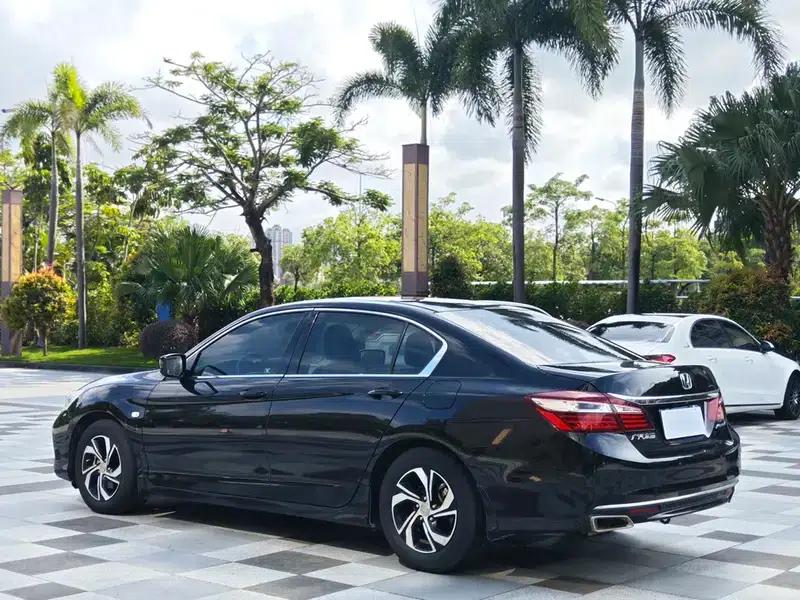 2016 Honda Accord 2.0L Comfort Edition — миниатюра 4