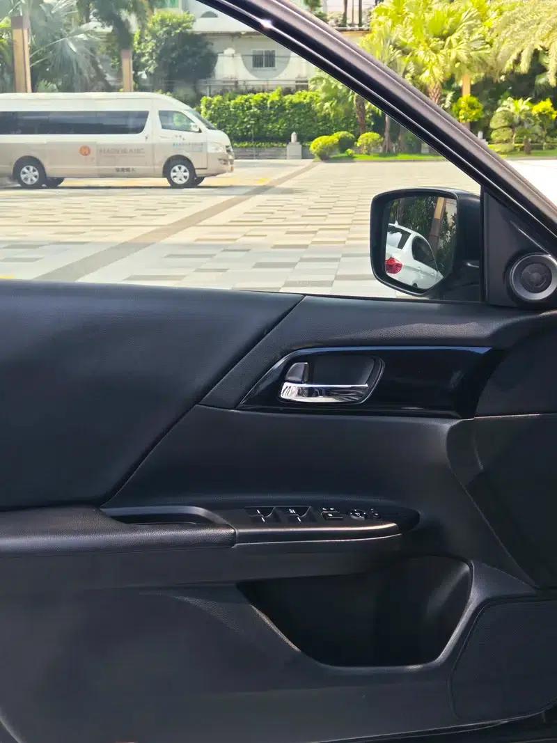 2016 Honda Accord 2.0L Comfort Edition — миниатюра 7