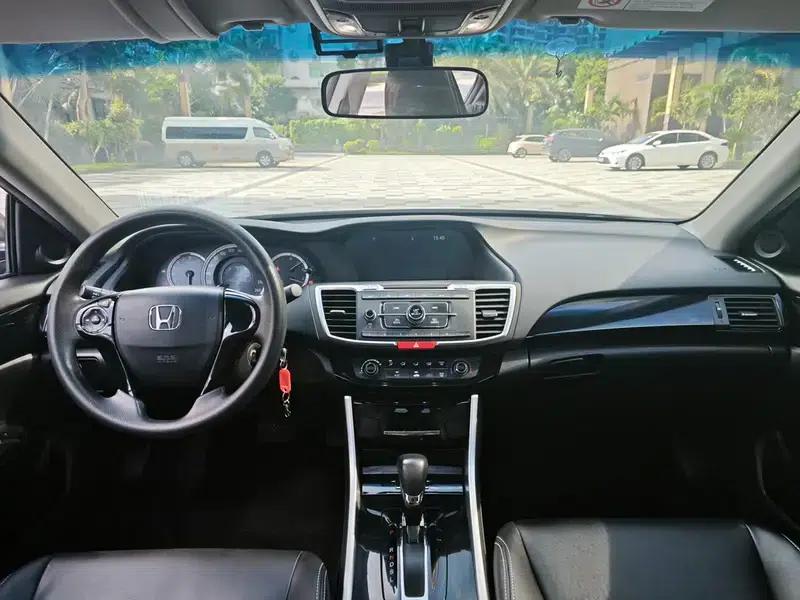 2016 Honda Accord 2.0L Comfort Edition — миниатюра 8