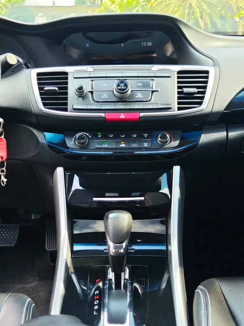 2016 Honda Accord 2.0L Comfort Edition — миниатюра 9