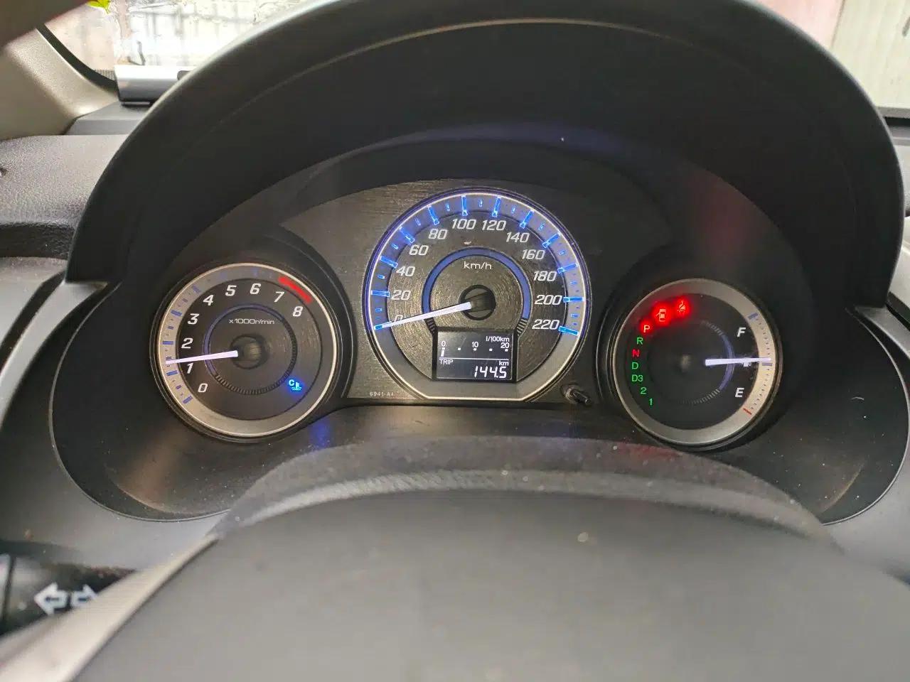 Honda City Classic 2012 1.5L Automatic Elite Edition — миниатюра 11