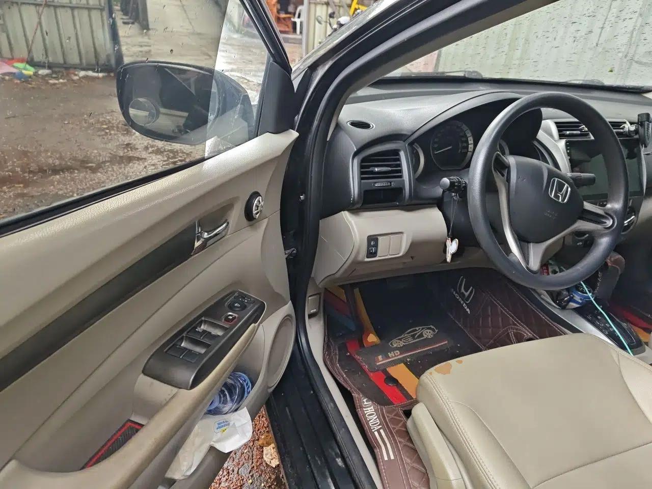 Honda City Classic 2012 1.5L Automatic Elite Edition — миниатюра 16