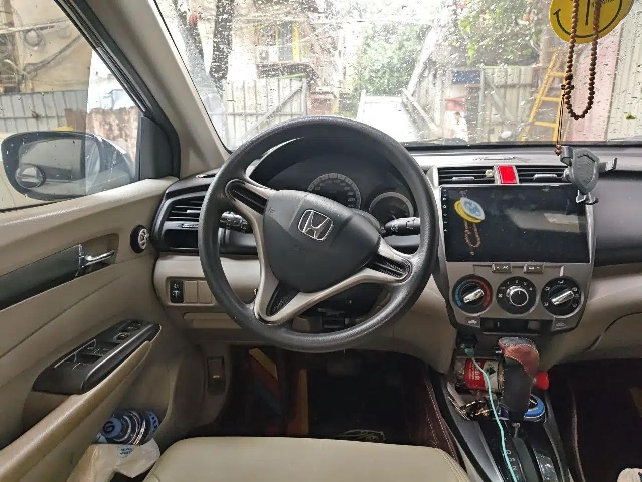 Honda City Classic 2012 1.5L Automatic Elite Edition — миниатюра 10