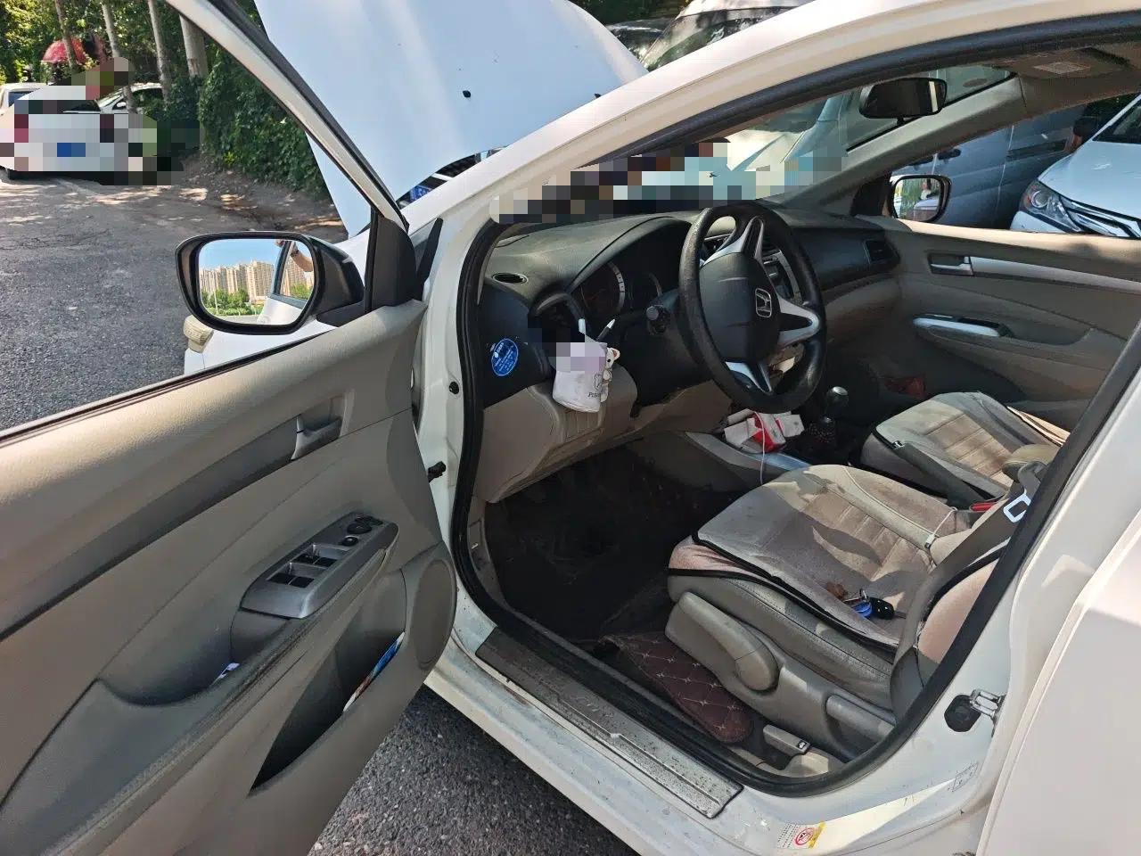 Honda City Classic 2008 1.5L manual Elite Edition — миниатюра 16