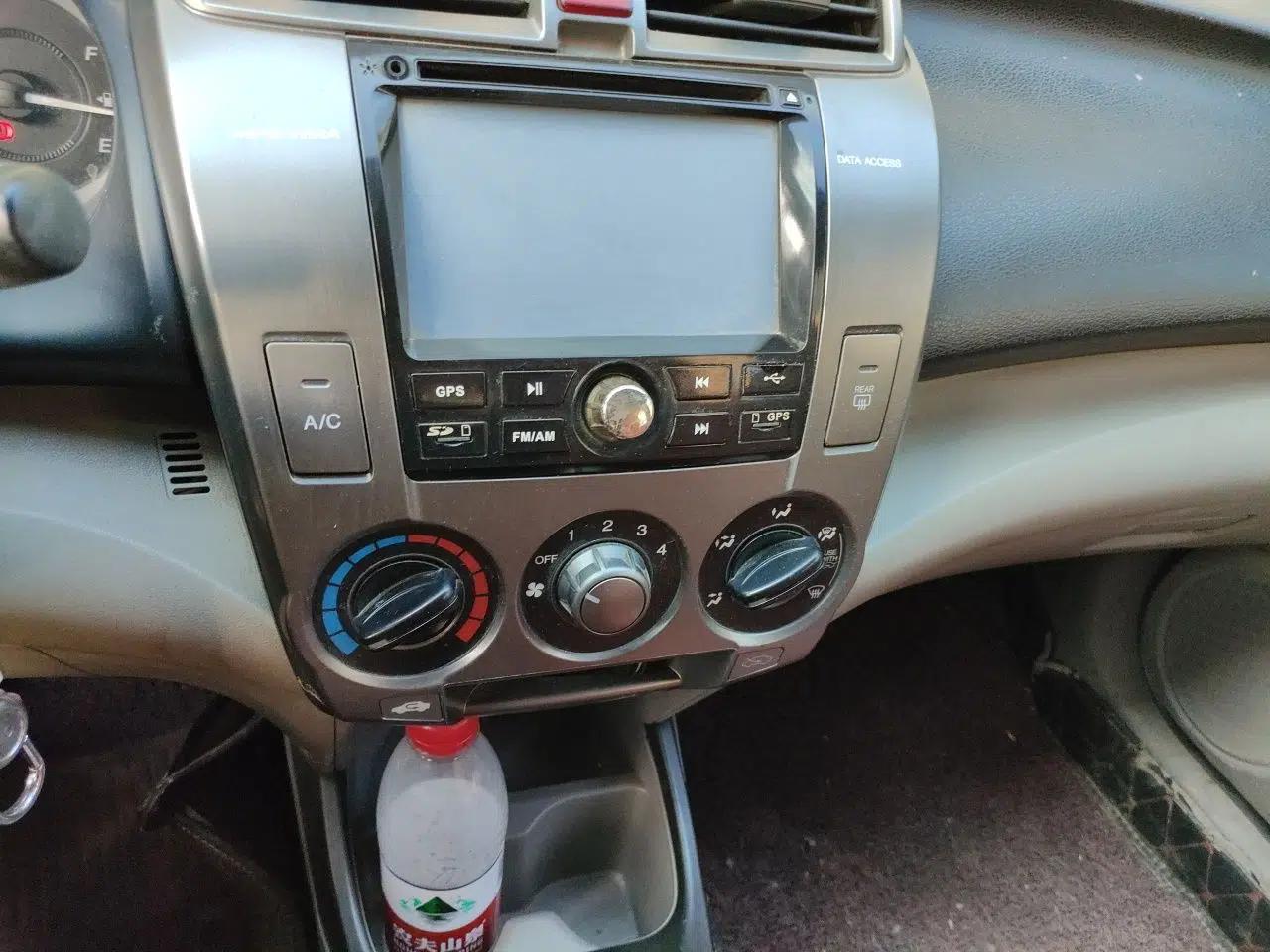 Honda City Classic 2008 1.5L manual comfort version — миниатюра 13