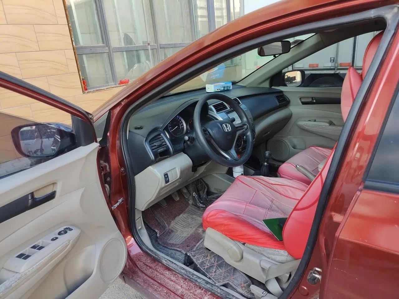 Honda City Classic 2008 1.5L manual comfort version — миниатюра 16