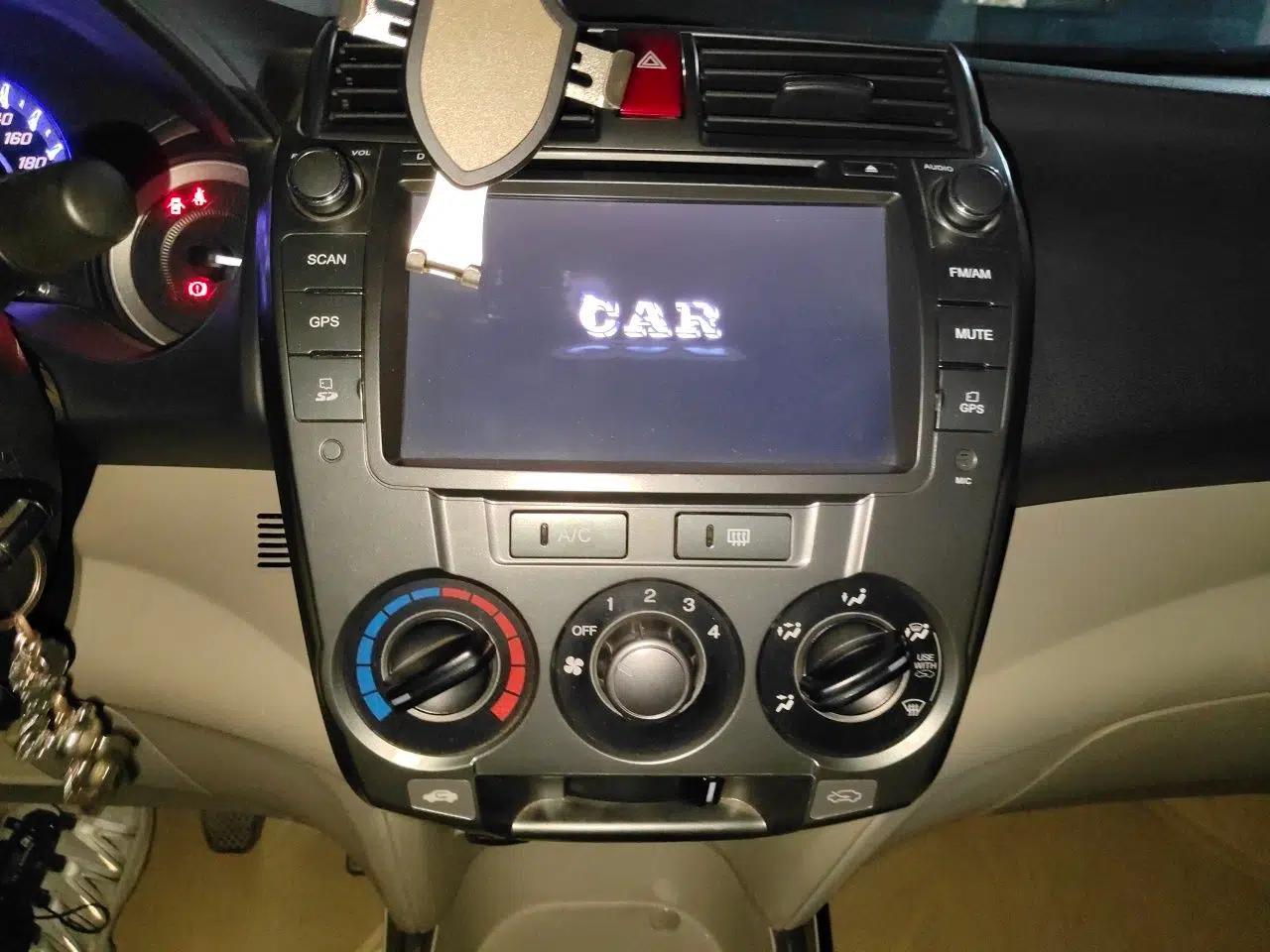 Honda City Classic 2012 1.5L manual Comfort version — миниатюра 13
