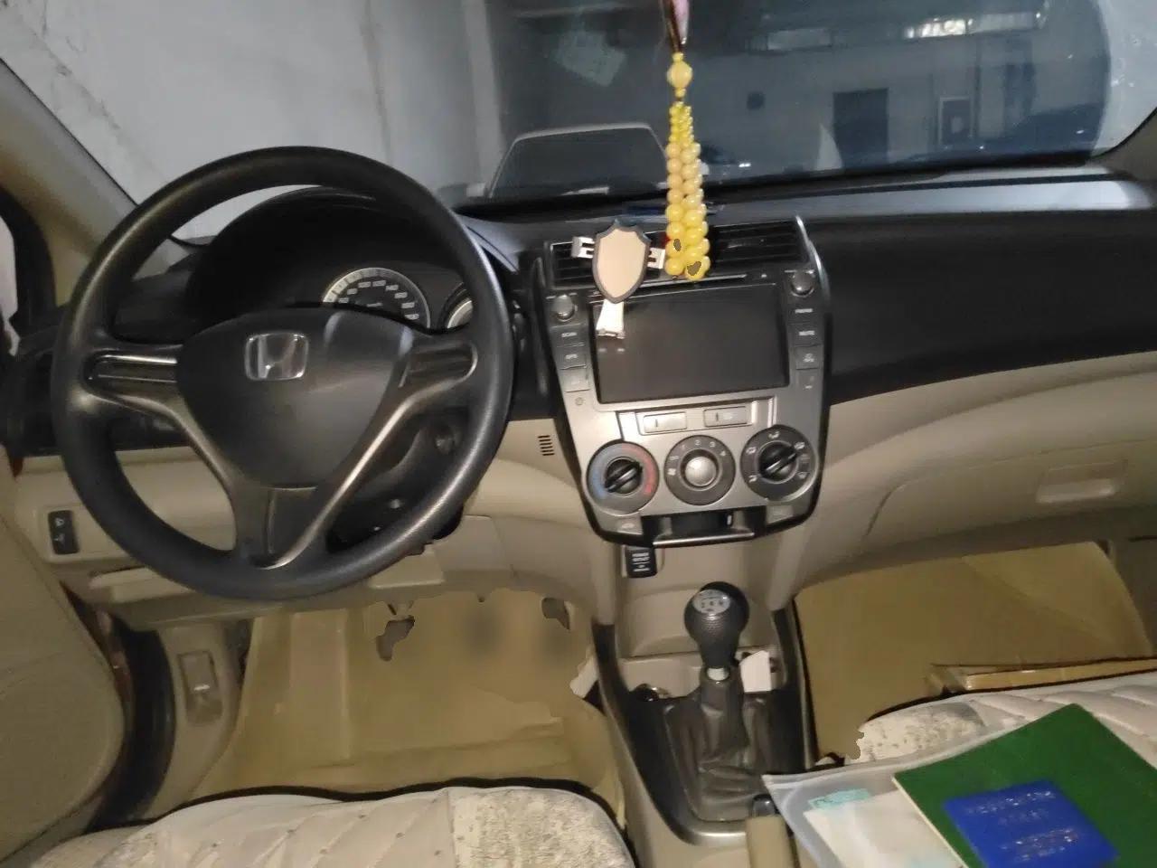 Honda City Classic 2012 1.5L manual Comfort version — миниатюра 9