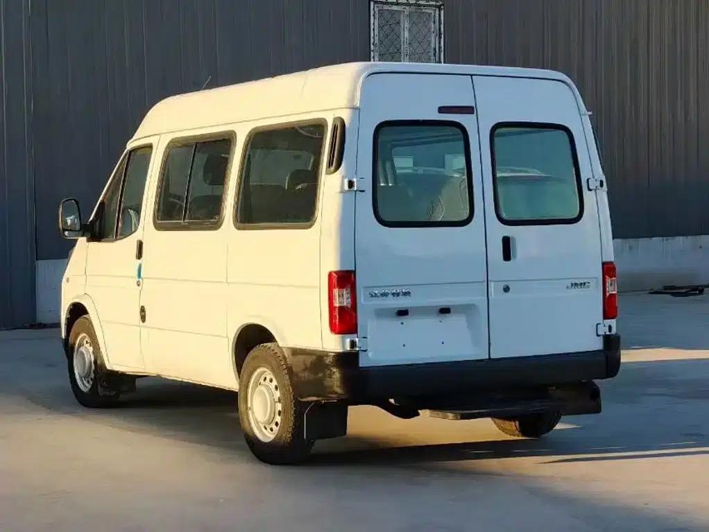 Teshun 2021 2.8T Space King Standard Short Wheelbase Mid-High Roof 6-Seater Diesel National VI JX493 — миниатюра 4
