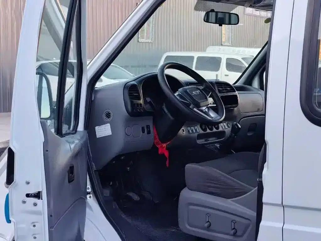 Teshun 2021 2.8T Space King Standard Short Wheelbase Mid-High Roof 6-Seater Diesel National VI JX493 — миниатюра 7