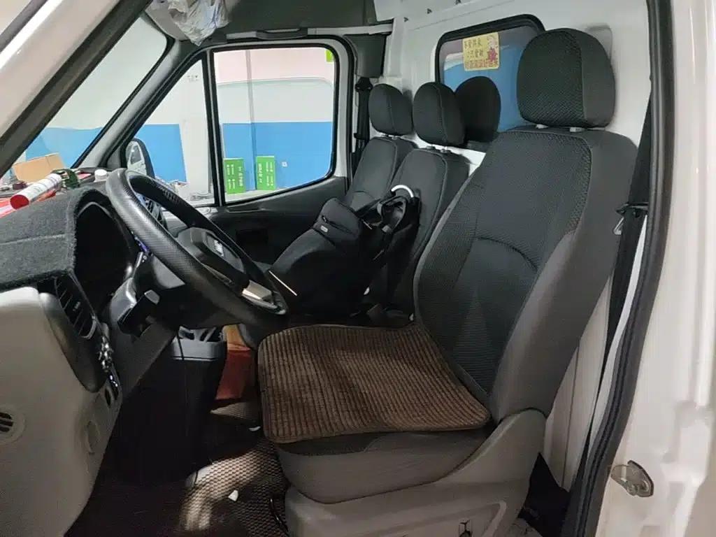 Teshun 2019 2.8T Commercial Vehicle Short Wheelbase Mid-Roof 3-Seater National VI JX493 — миниатюра 15