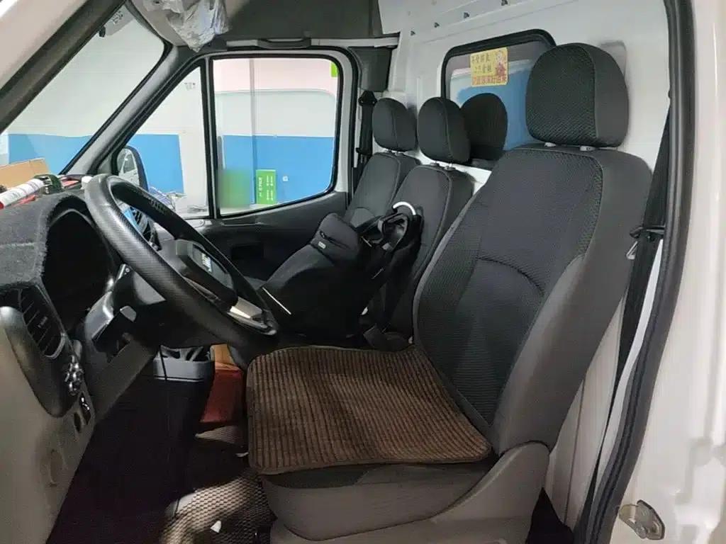 Teshun 2019 2.8T Commercial Vehicle Short Wheelbase Mid-Roof 3-Seater National VI JX493 — миниатюра 17