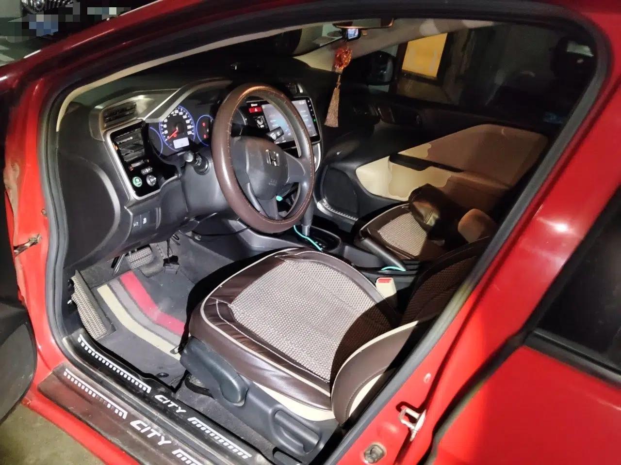 Honda City 2015 1.5L CVT Luxury Edition — миниатюра 15